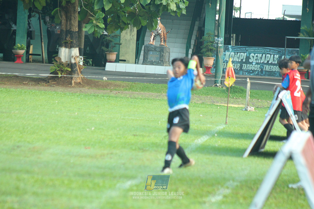ijl u11 240526 steelford united vs kids soccer family