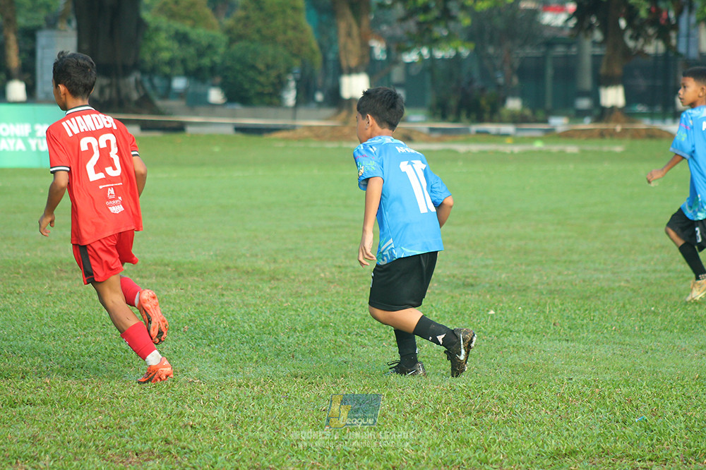 ijl u11 240526 steelford united vs kids soccer family