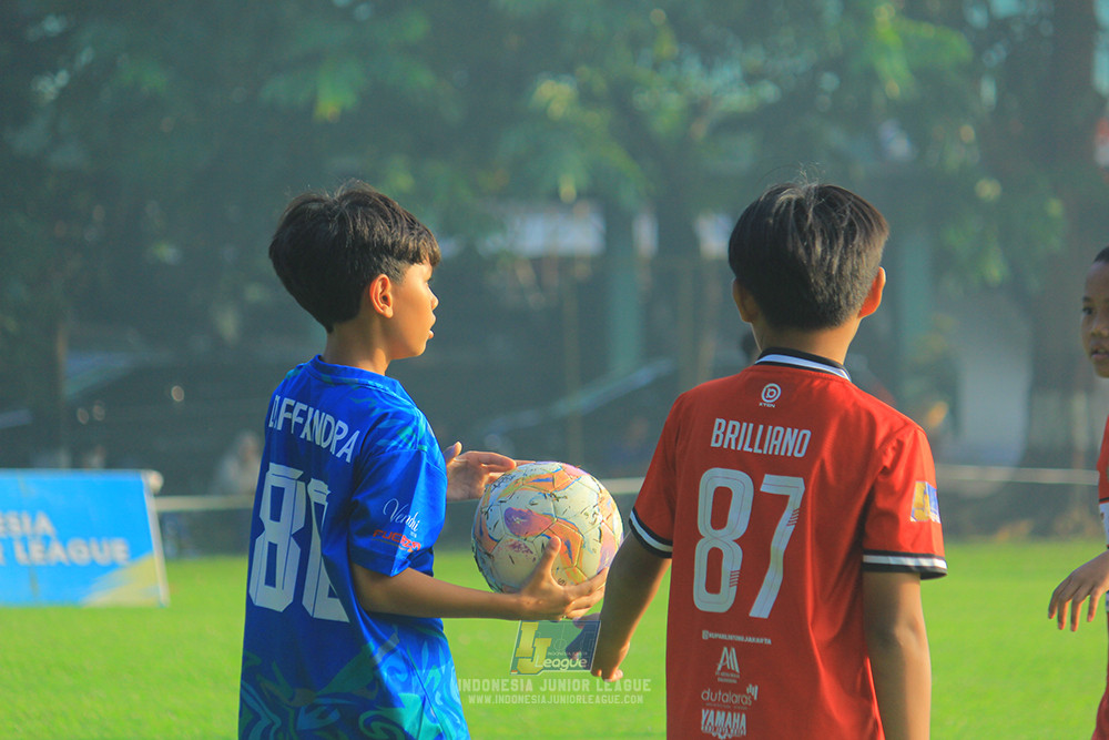 ijl u11 240526 steelford united vs kids soccer family