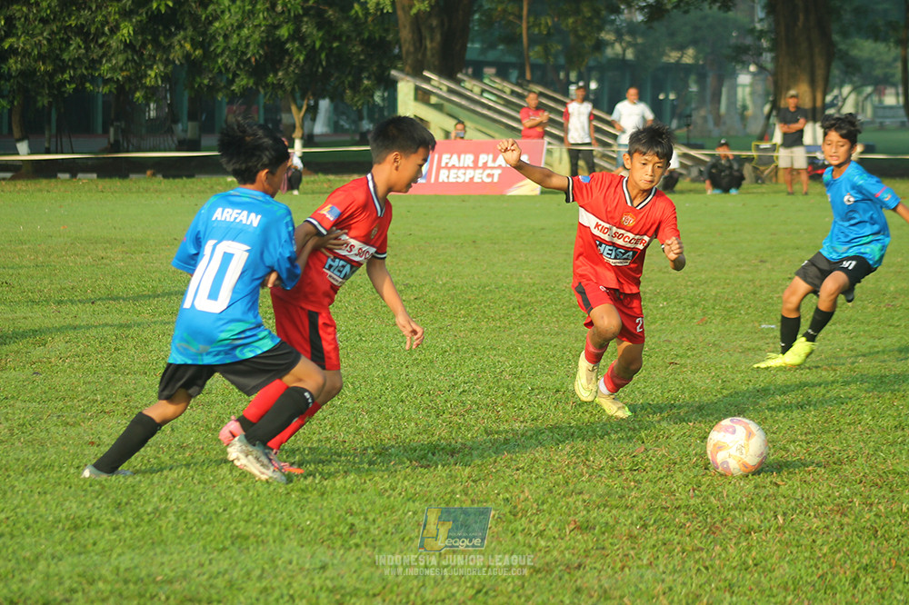 ijl u11 240526 steelford united vs kids soccer family