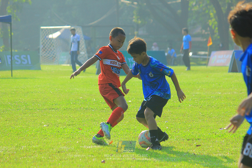 ijl u11 240526 steelford united vs kids soccer family