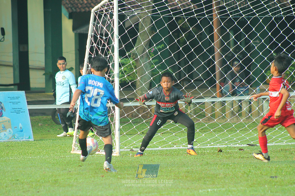 ijl u11 240526 steelford united vs kids soccer family