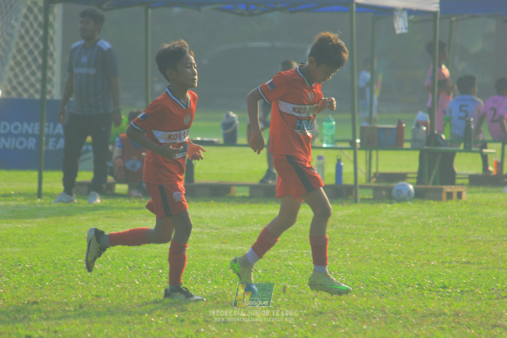 ijl u11 240526 steelford united vs kids soccer family