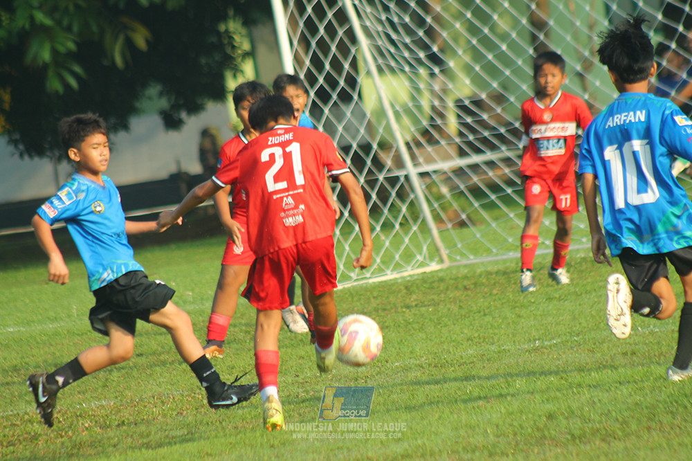 ijl u11 240526 steelford united vs kids soccer family