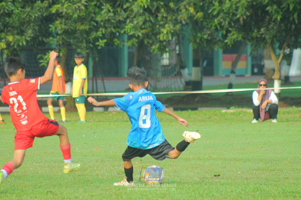 ijl u11 240526 steelford united vs kids soccer family