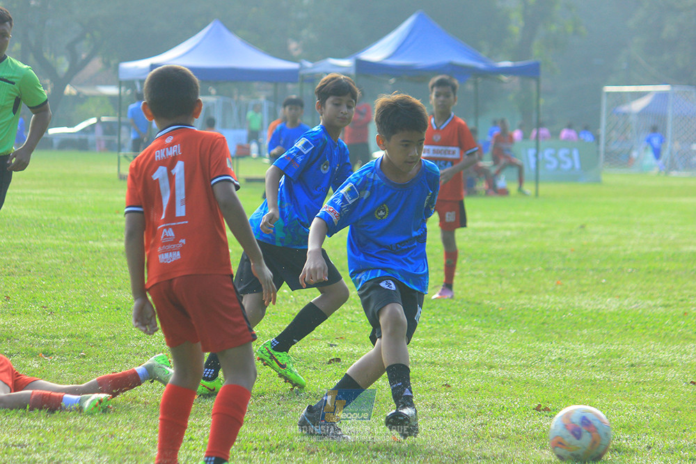 ijl u11 240526 steelford united vs kids soccer family