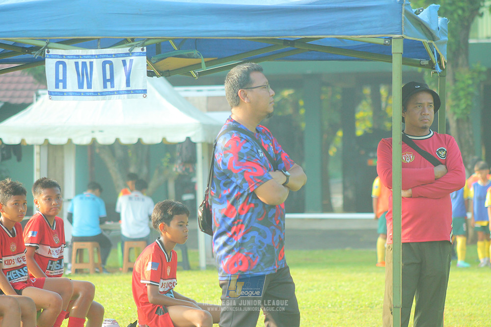 ijl u11 240526 steelford united vs kids soccer family