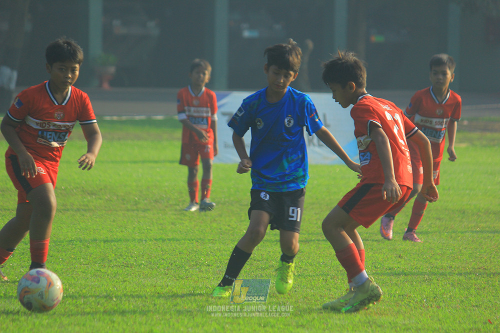 ijl u11 240526 steelford united vs kids soccer family