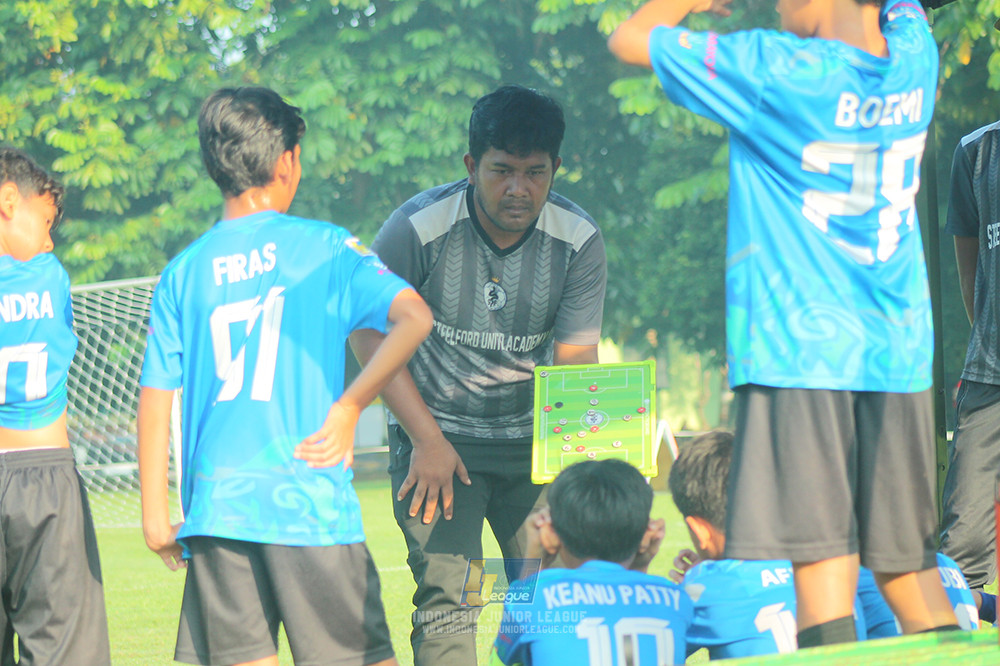 ijl u11 240526 steelford united vs kids soccer family