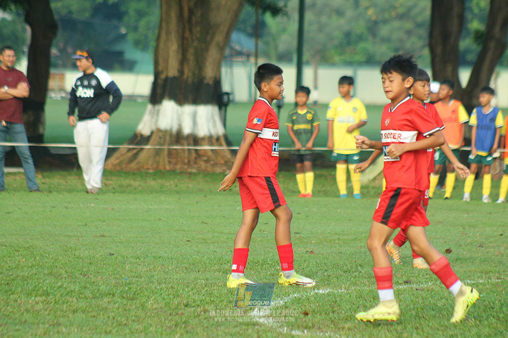 ijl u11 240526 steelford united vs kids soccer family