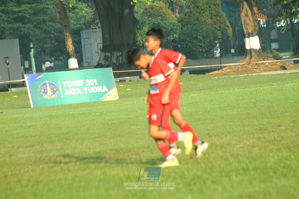ijl u11 240526 steelford united vs kids soccer family