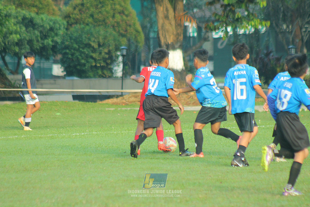 ijl u11 240526 steelford united vs kids soccer family