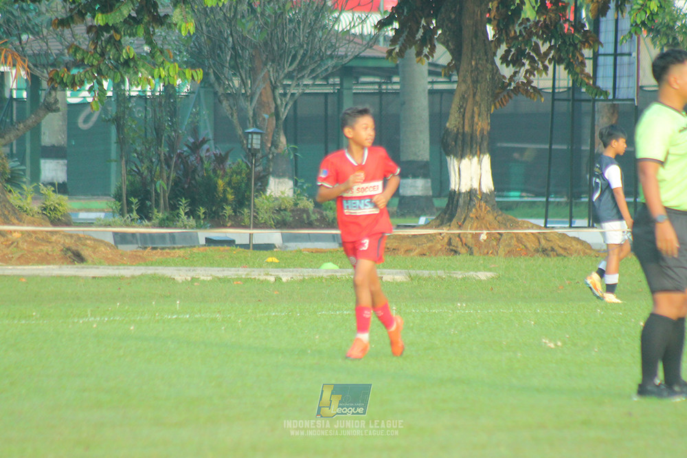ijl u11 240526 steelford united vs kids soccer family