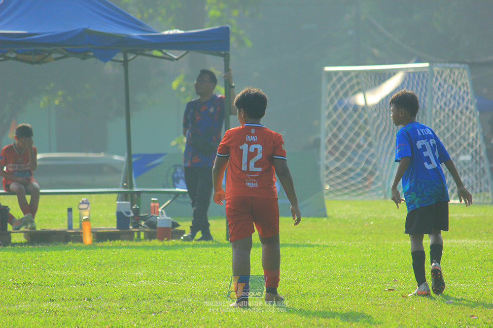 ijl u11 240526 steelford united vs kids soccer family