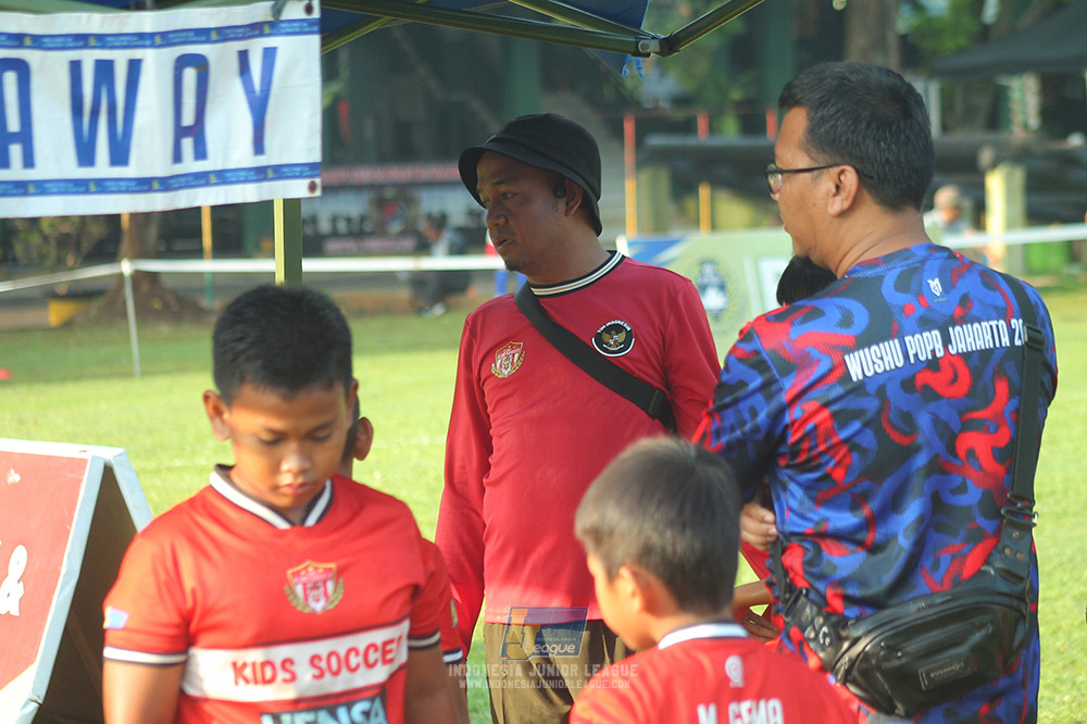 ijl u11 240526 steelford united vs kids soccer family