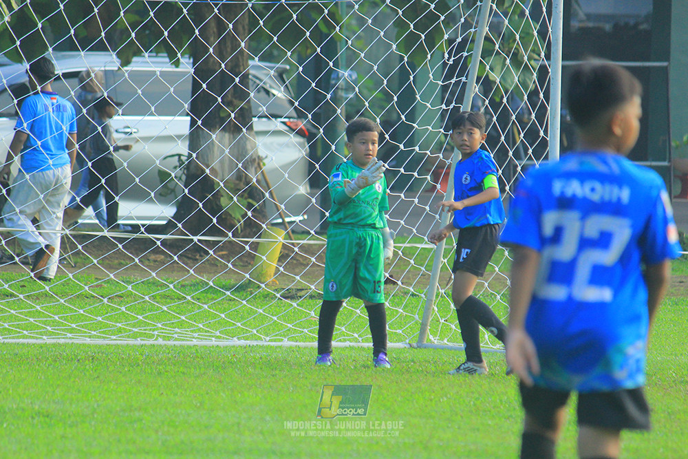 ijl u11 240526 steelford united vs kids soccer family