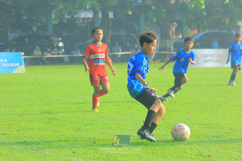 ijl u11 240526 steelford united vs kids soccer family