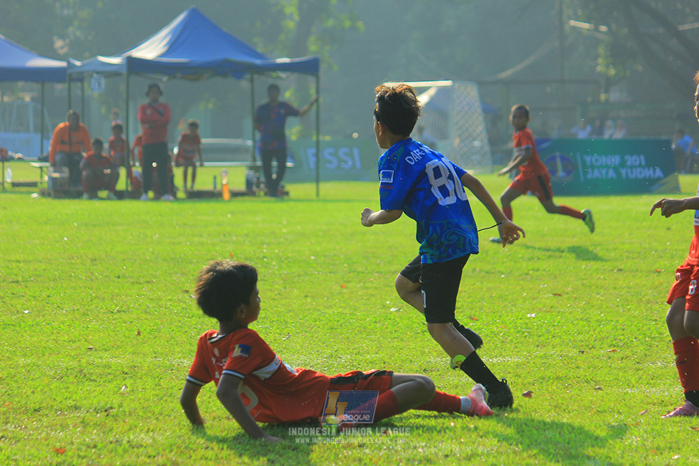 ijl u11 240526 steelford united vs kids soccer family