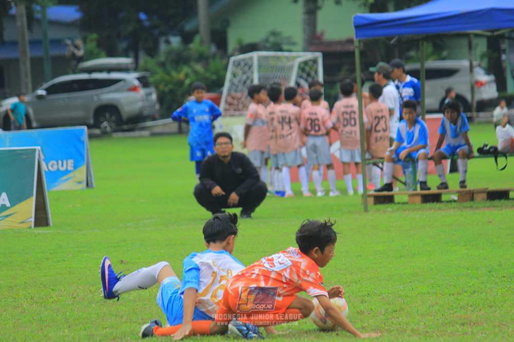 ijl u11 310526 proball football vs soccer future lab