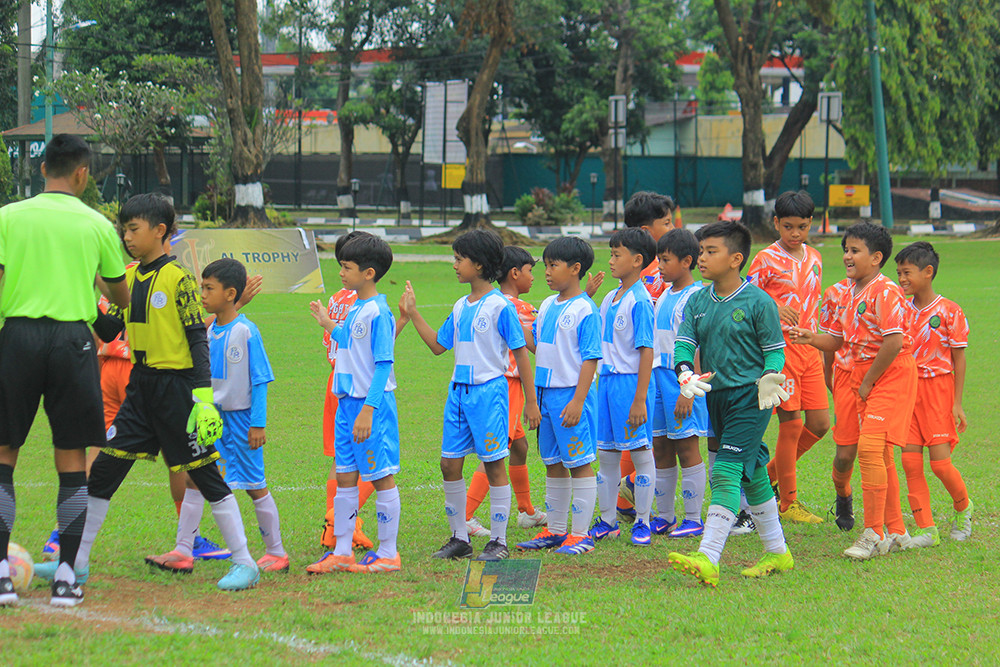 ijl u11 310526 proball football vs soccer future lab