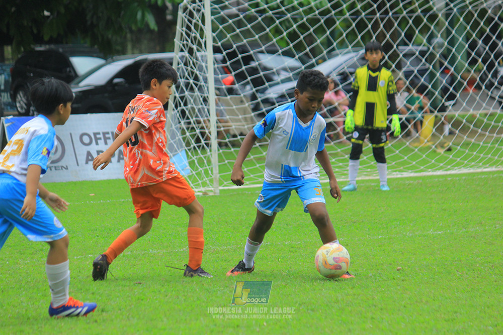 ijl u11 310526 proball football vs soccer future lab