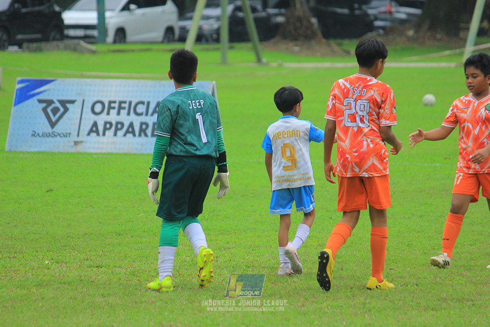 ijl u11 310526 proball football vs soccer future lab