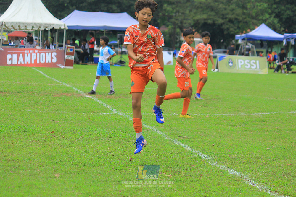 ijl u11 310526 proball football vs soccer future lab