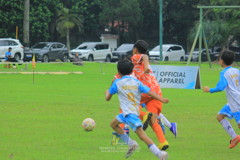 ijl u11 310526 proball football vs soccer future lab