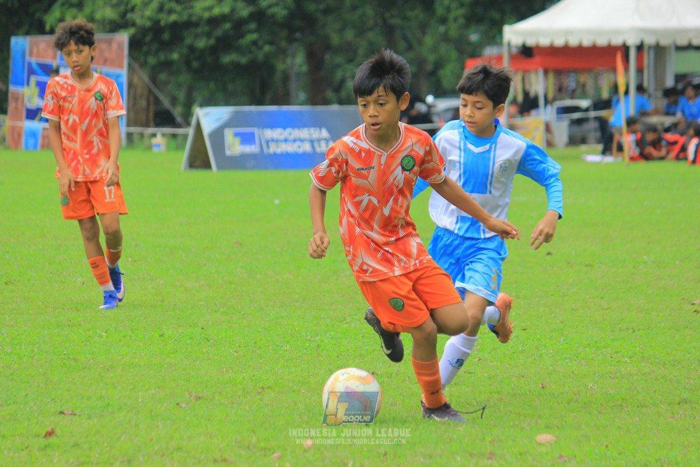 ijl u11 310526 proball football vs soccer future lab
