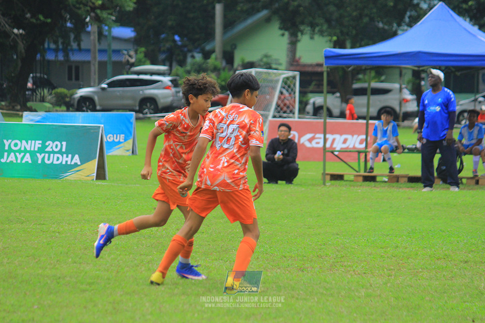 ijl u11 310526 proball football vs soccer future lab