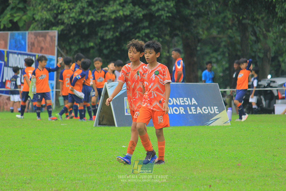 ijl u11 310526 proball football vs soccer future lab