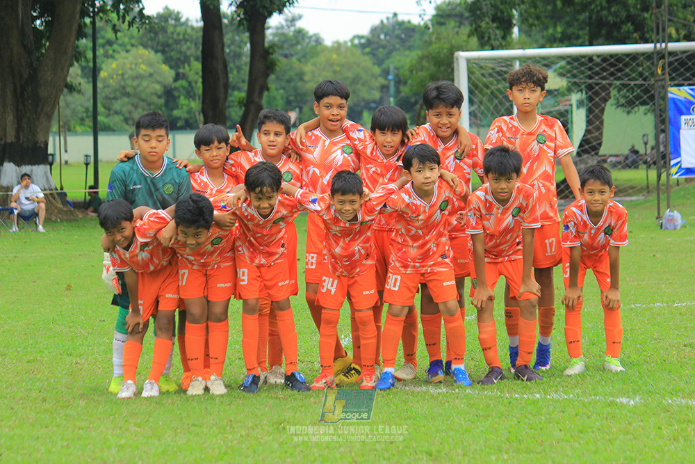ijl u11 310526 proball football vs soccer future lab