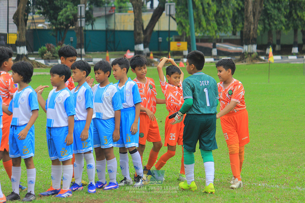 ijl u11 310526 proball football vs soccer future lab