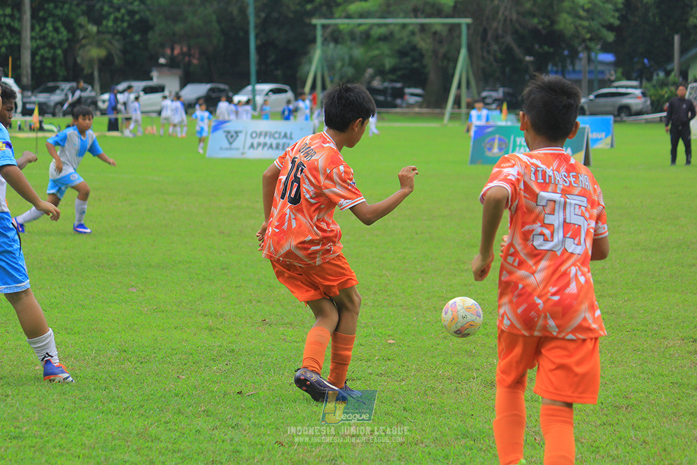 ijl u11 310526 proball football vs soccer future lab