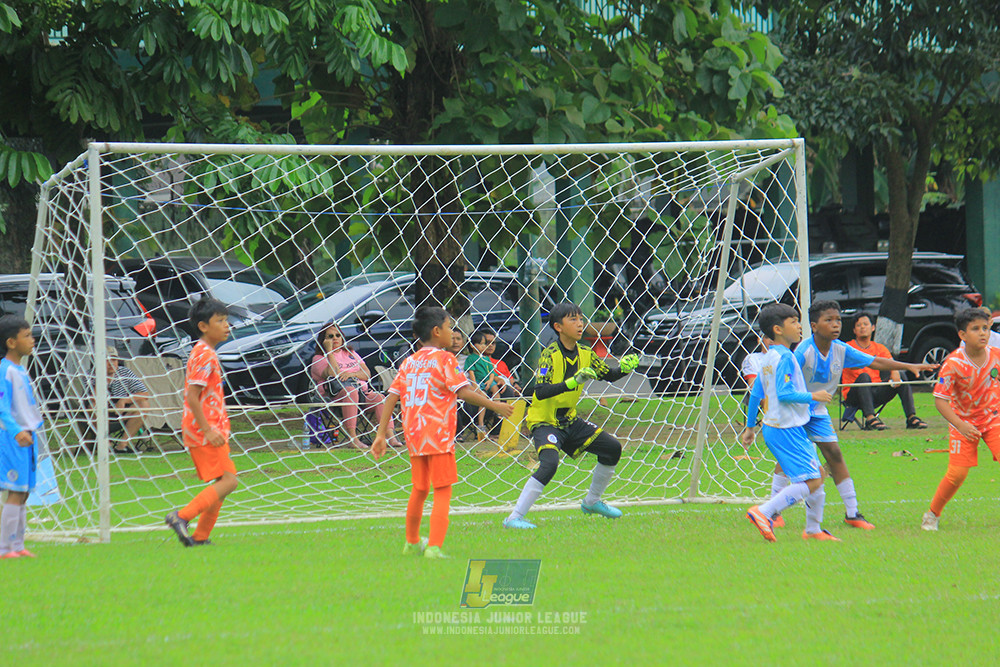 ijl u11 310526 proball football vs soccer future lab
