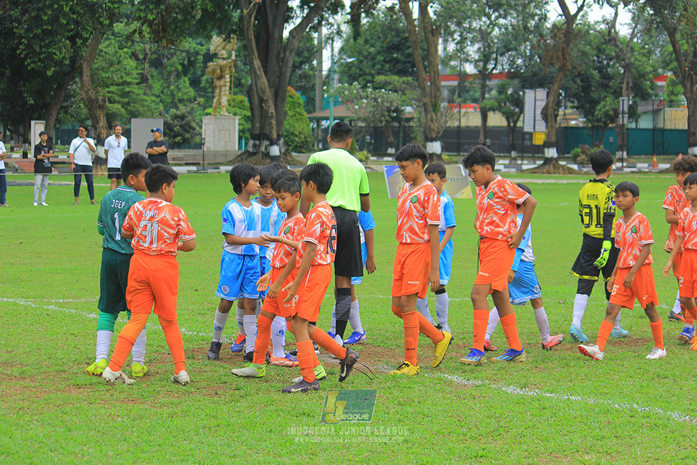 ijl u11 310526 proball football vs soccer future lab