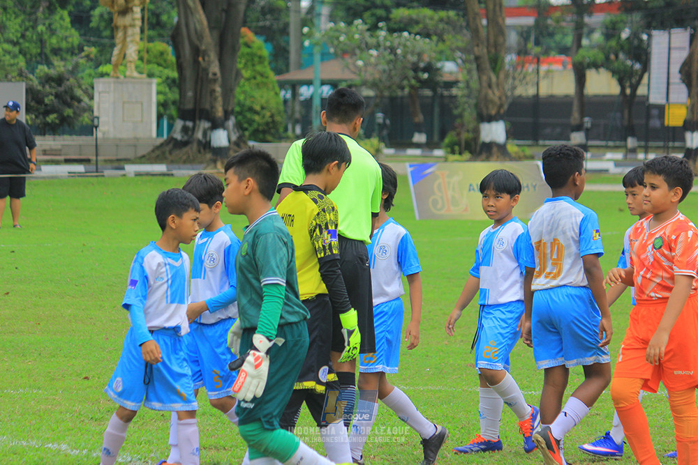ijl u11 310526 proball football vs soccer future lab