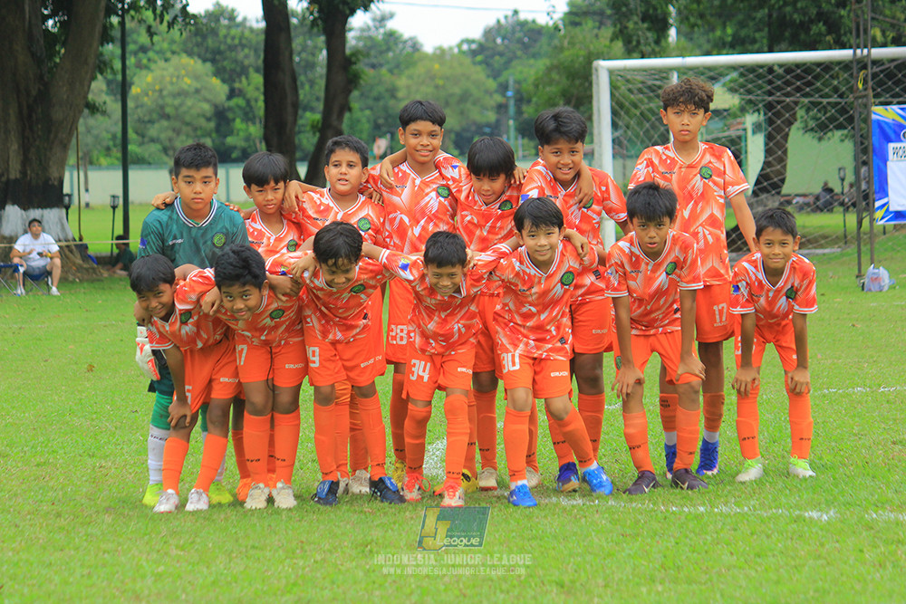 ijl u11 310526 proball football vs soccer future lab