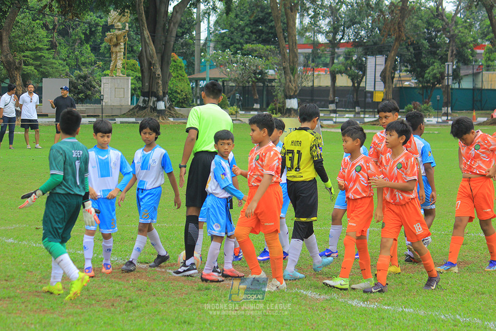ijl u11 310526 proball football vs soccer future lab