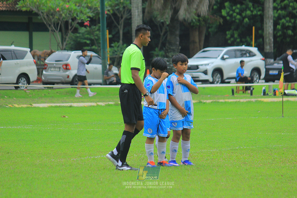 ijl u11 310526 proball football vs soccer future lab