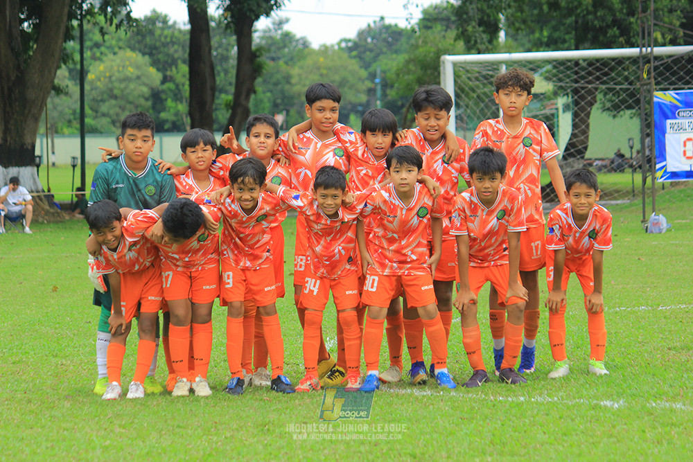 ijl u11 310526 proball football vs soccer future lab