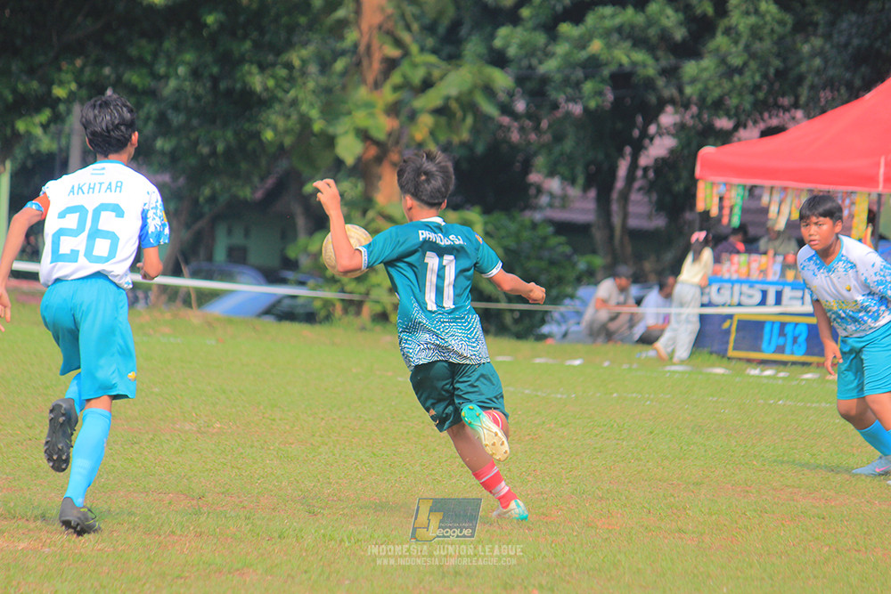 ijl u12 121025 indonesia muda utara vs brazillian soccer depok