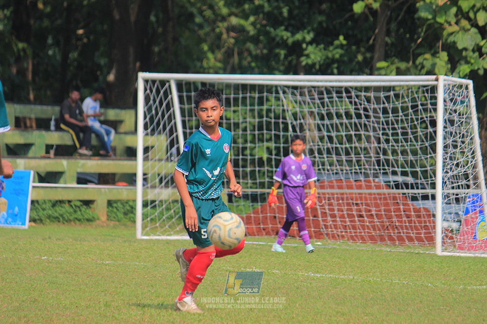 ijl u12 121025 indonesia muda utara vs brazillian soccer depok