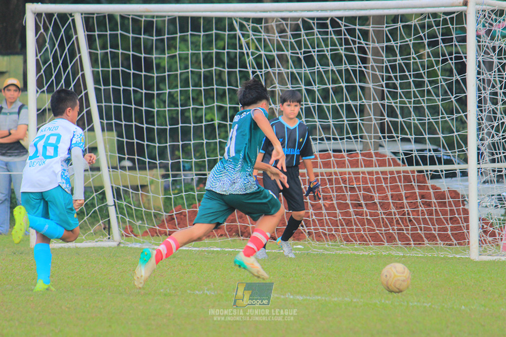 ijl u12 121025 indonesia muda utara vs brazillian soccer depok