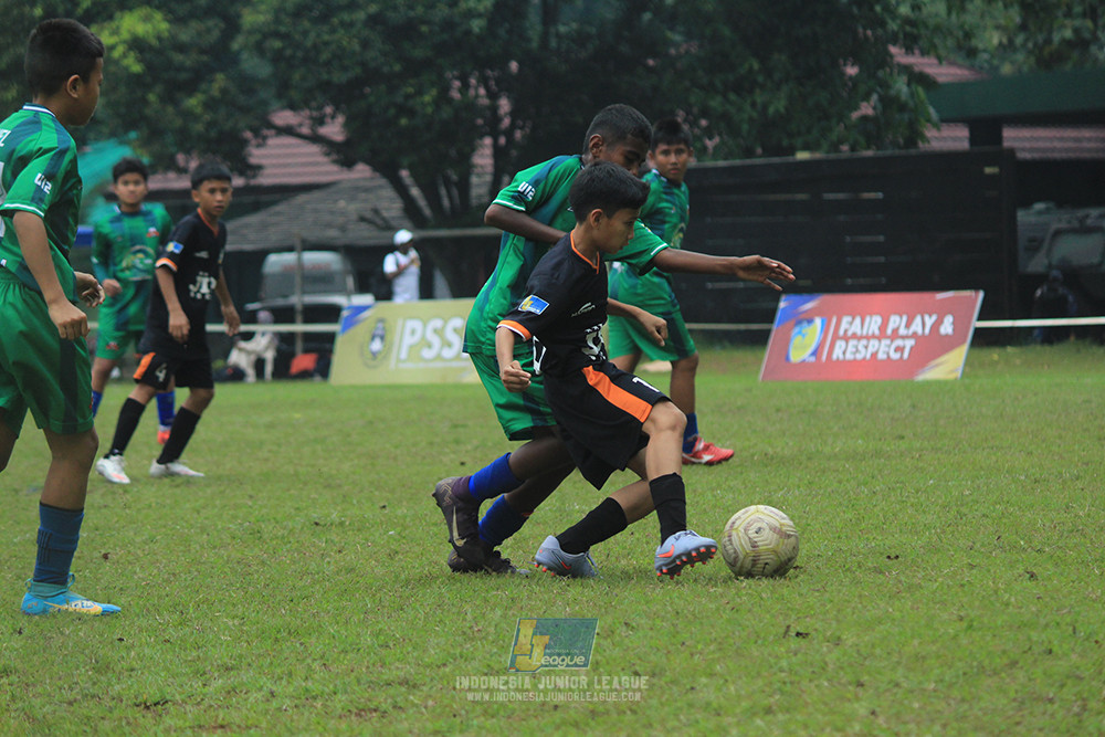 ijl u12 121025 jips soccer vs nusantara 2004