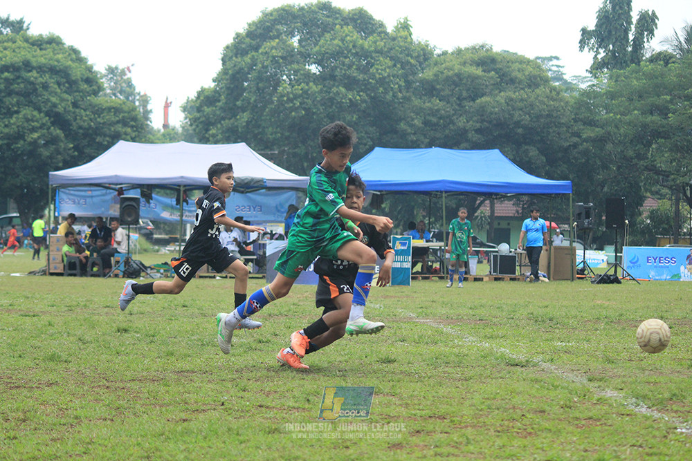 ijl u12 121025 jips soccer vs nusantara 2004