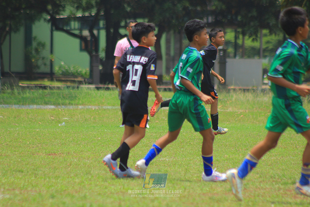 ijl u12 121025 jips soccer vs nusantara 2004