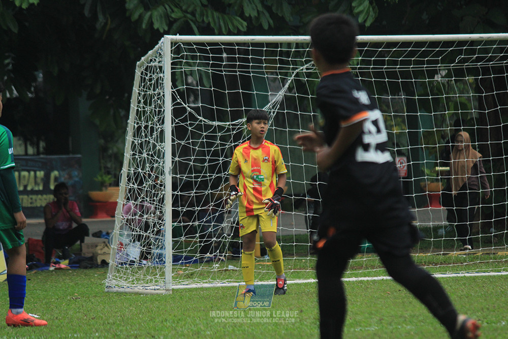 ijl u12 121025 jips soccer vs nusantara 2004