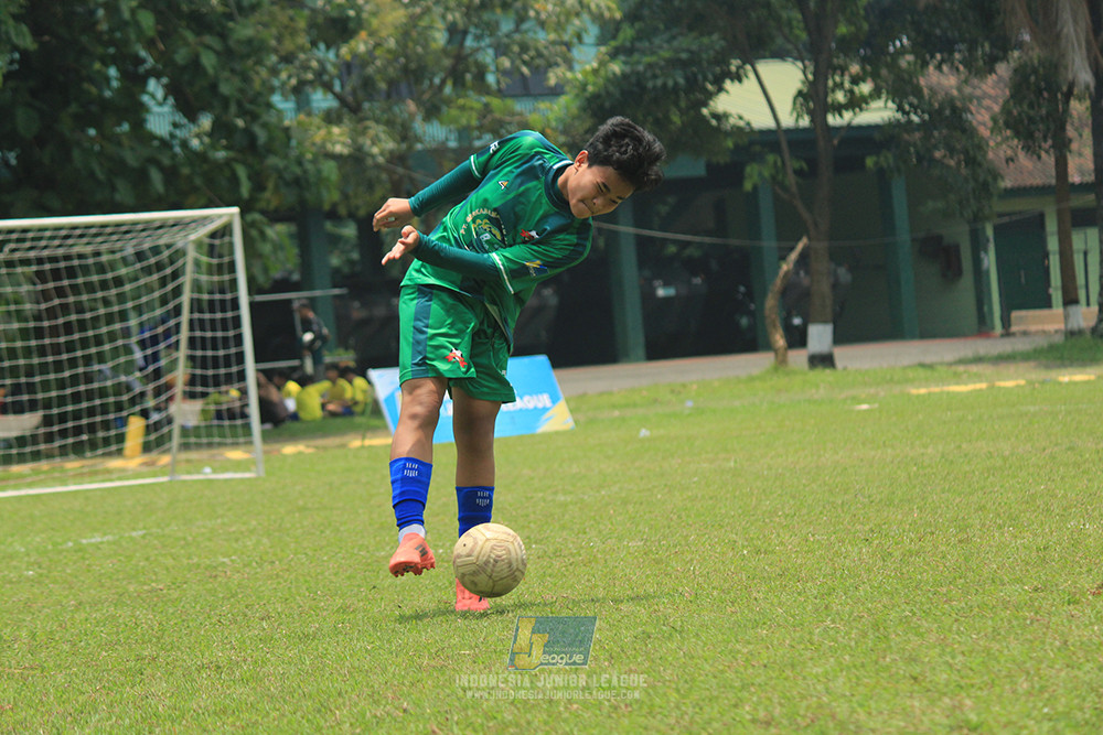 ijl u12 121025 jips soccer vs nusantara 2004
