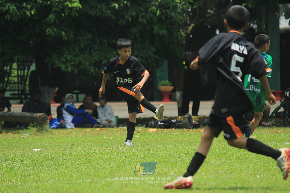 ijl u12 121025 jips soccer vs nusantara 2004